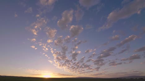 Zeitraffer-Des-Sonnenaufgangs-In-Der-Wüste-Gobi,-Wunderschöner-Himmel